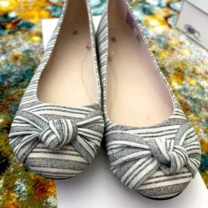 Black and white flats, size 8